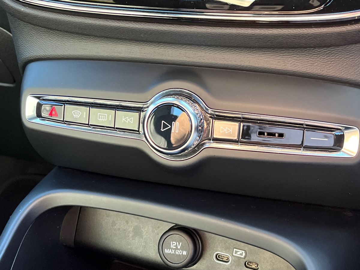 Volvo XC40 Photo 38