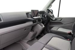 VOLKSWAGEN Crafter Photo 2