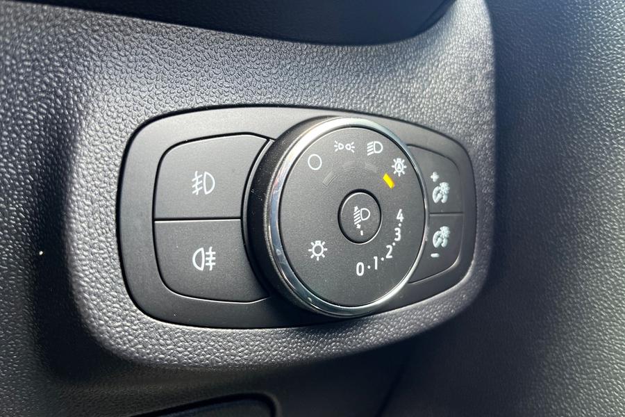 Ford FIESTA Photo autoimg-4d627331ff346e8af50f66c3960c2c8aea2a50a4.jpg