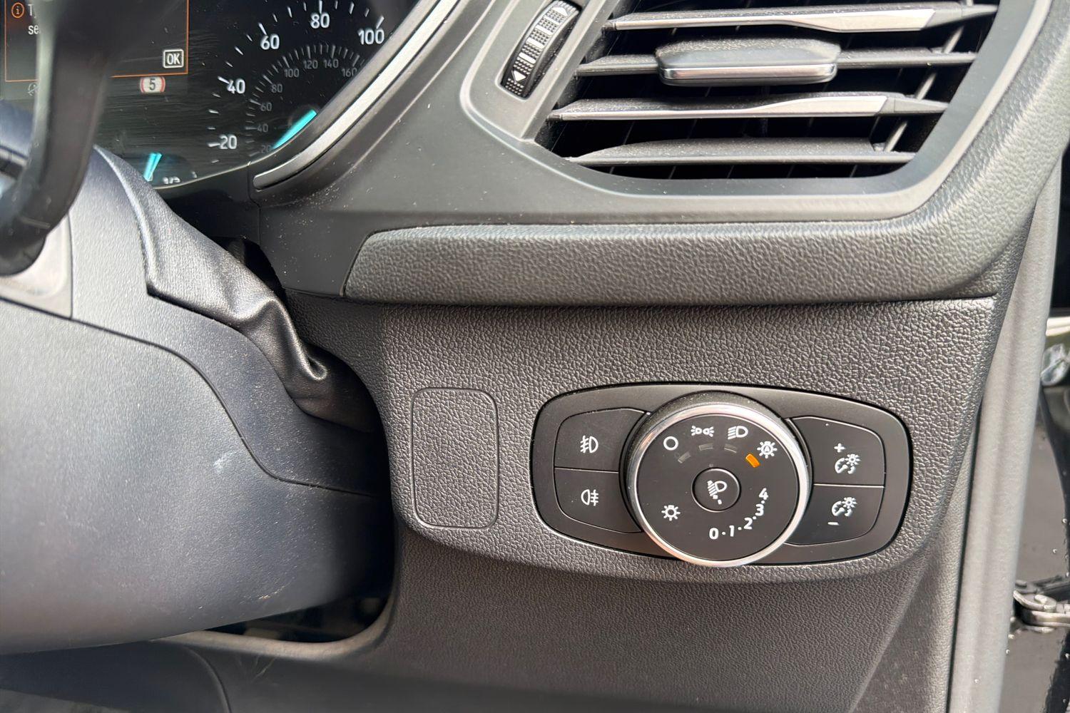 Ford Focus Photo 36