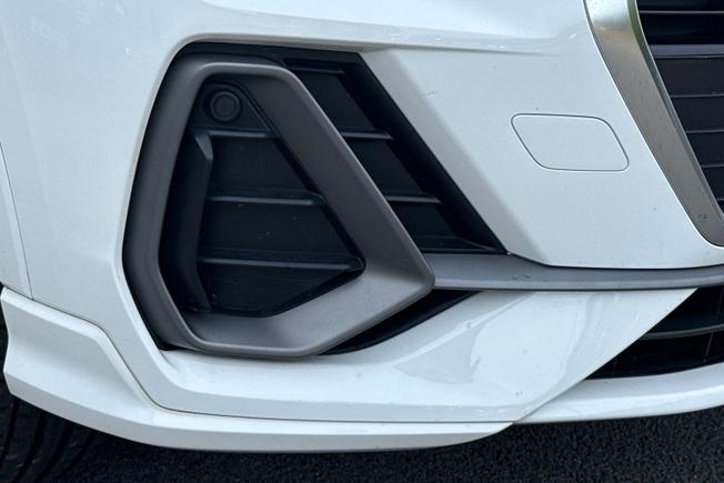 AUDI Q3 Photo 21