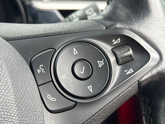VAUXHALL Corsa Photo 32