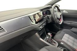 VOLKSWAGEN Polo Photo 2