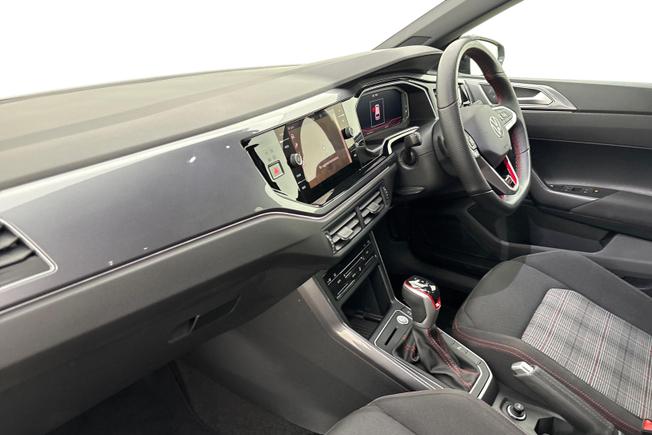 VOLKSWAGEN Polo Photo 2