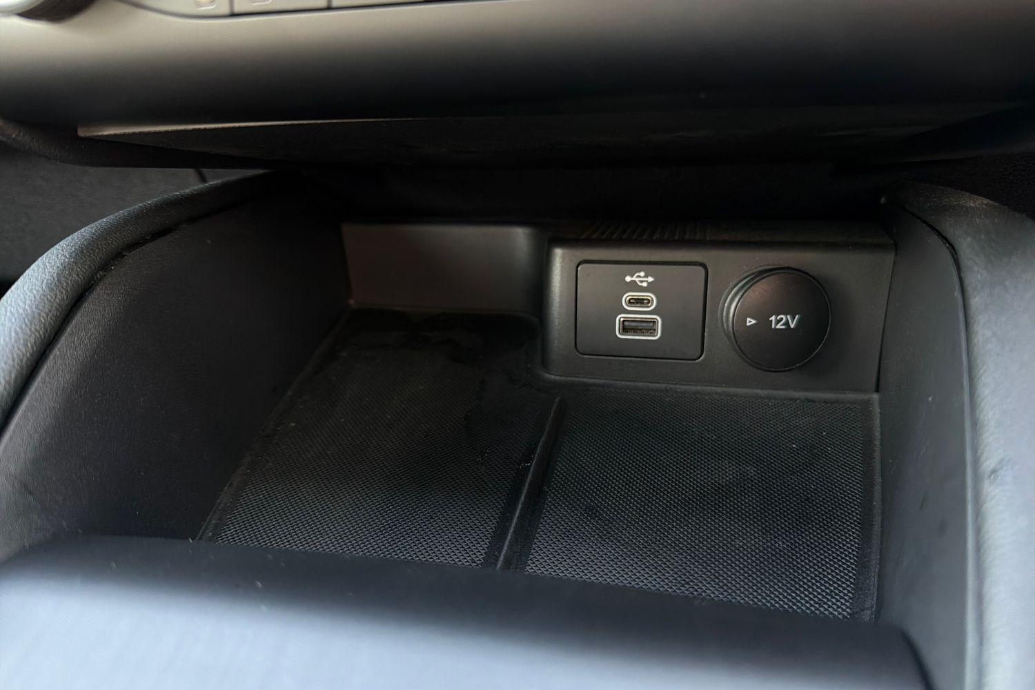 Ford KUGA Photo 35