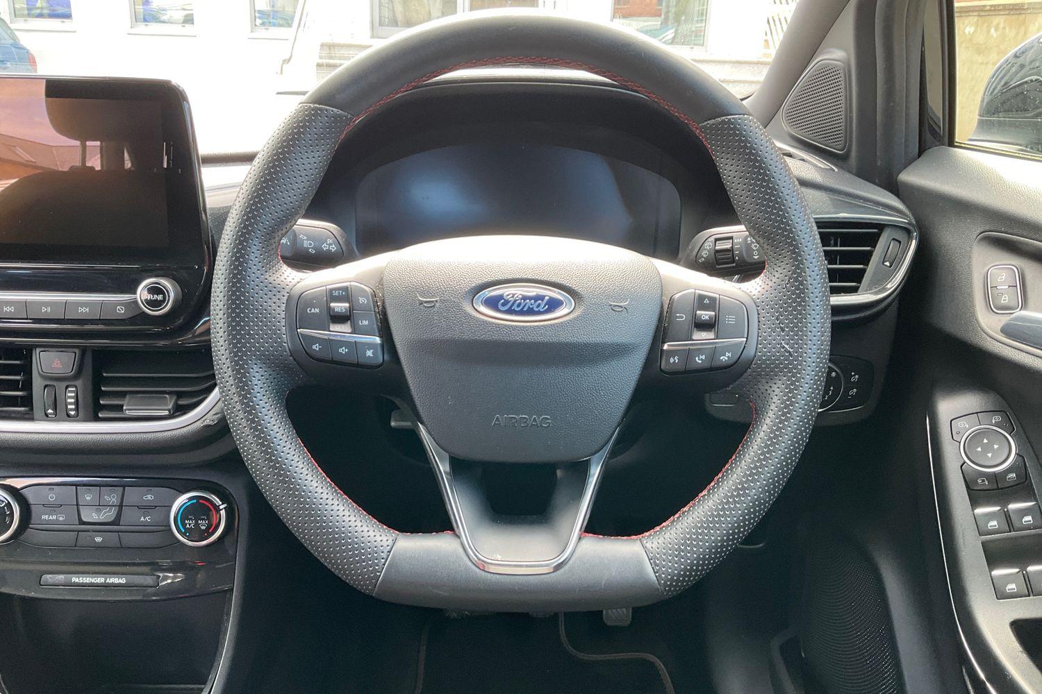 Ford PUMA Photo 11