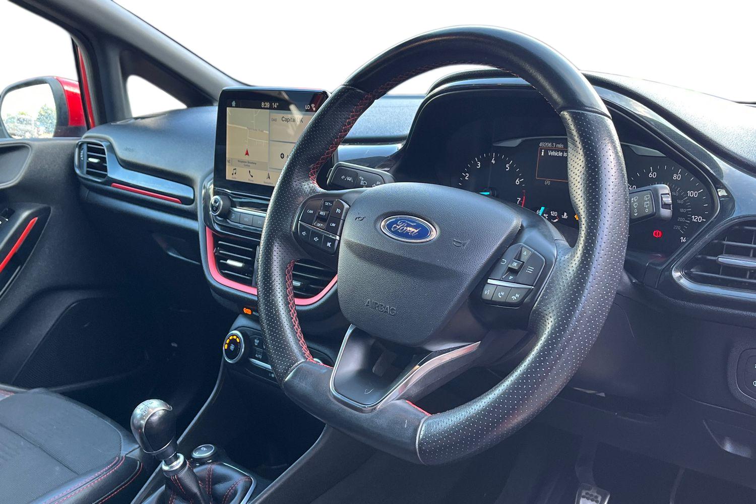 Ford FIESTA Photo 8