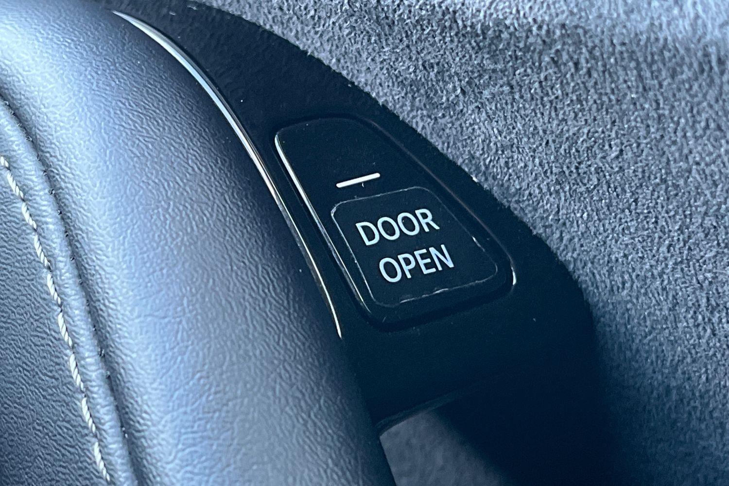 TESLA MODEL 3 Photo 24