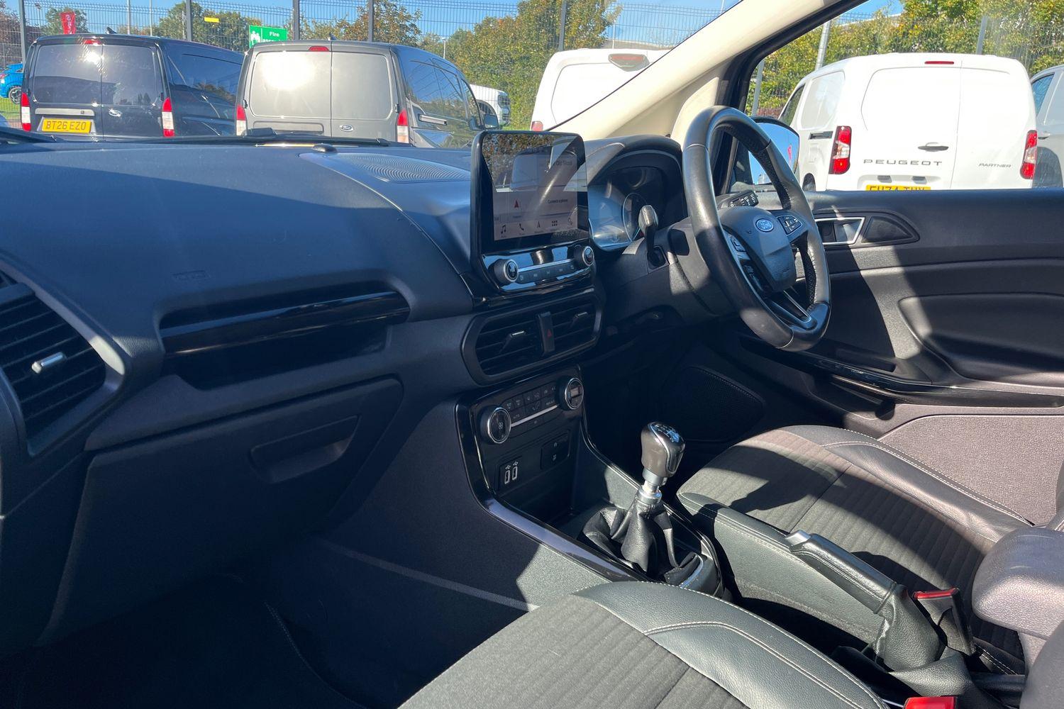 Ford ECOSPORT Photo 17