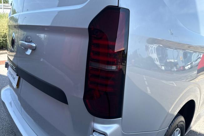 VOLKSWAGEN Transporter Photo 18
