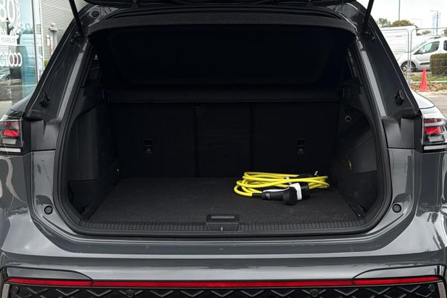 VOLKSWAGEN Tiguan Photo 12
