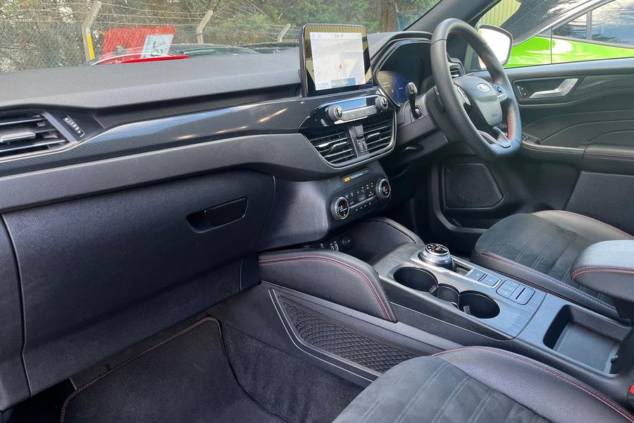 Ford KUGA Photo autoimg-4d8f65ec479158e9fc4bb641b36bc13cf99cabcb.jpg