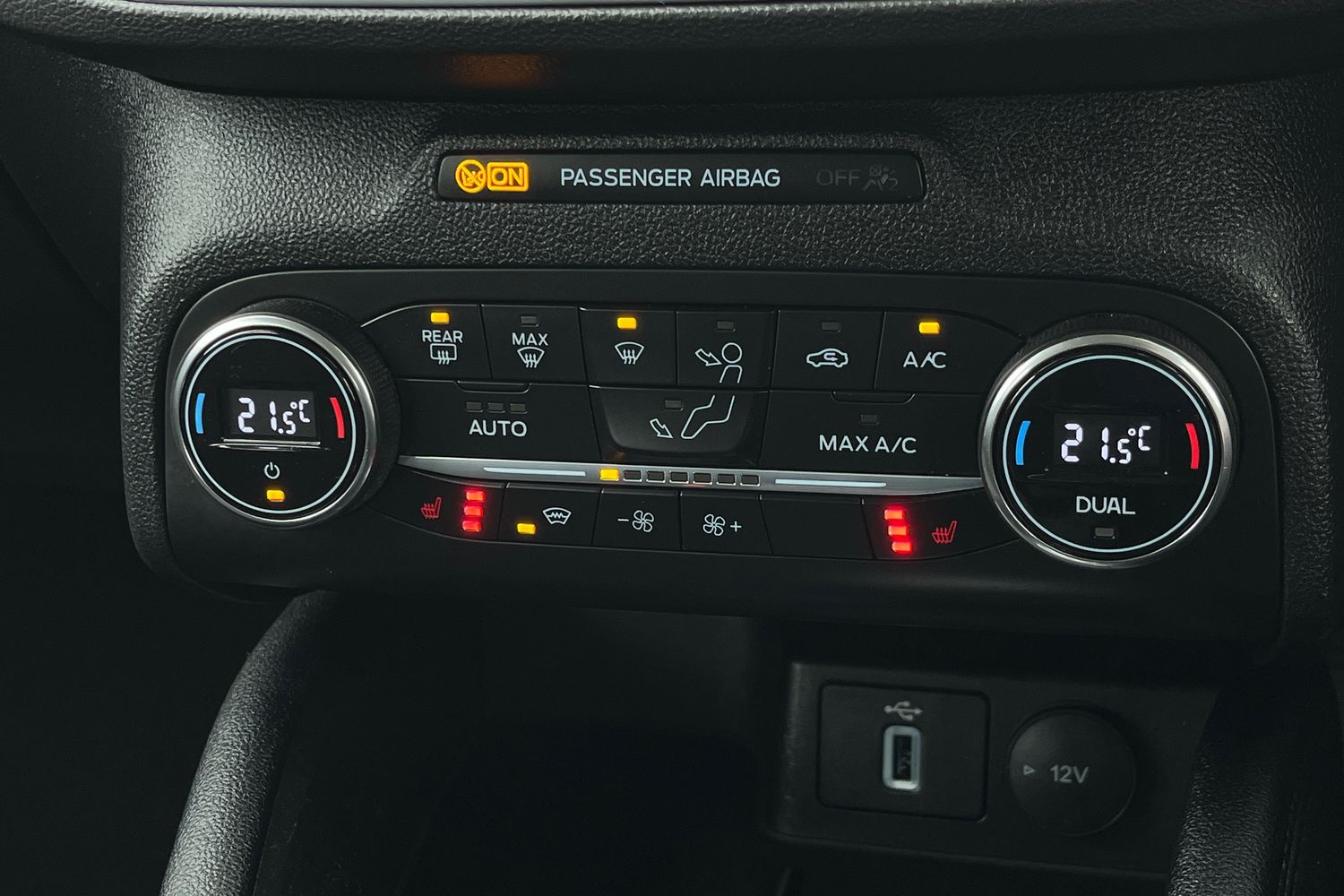 Ford FOCUS Photo 30