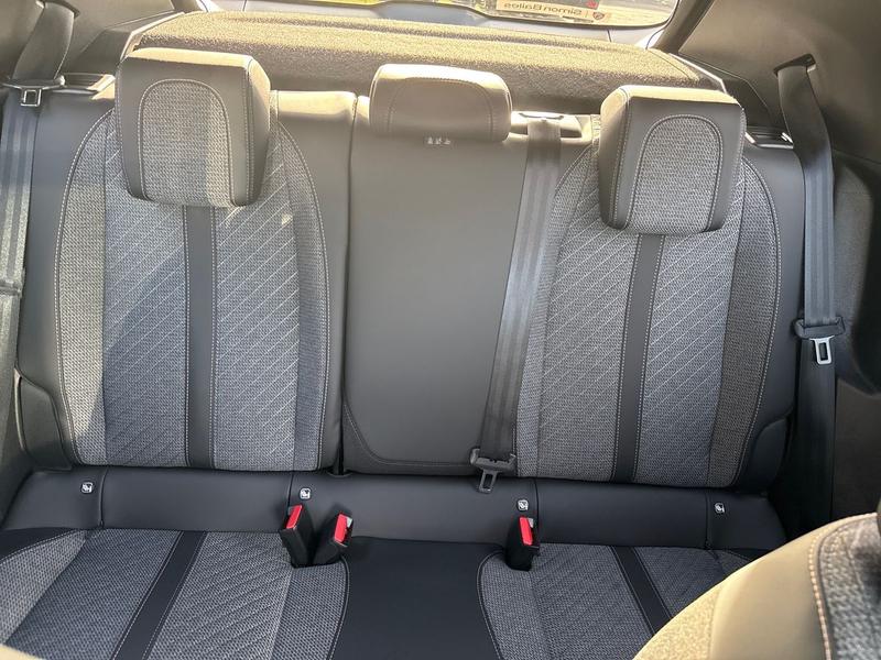 Used Peugeot 2008 LO24AWF 29