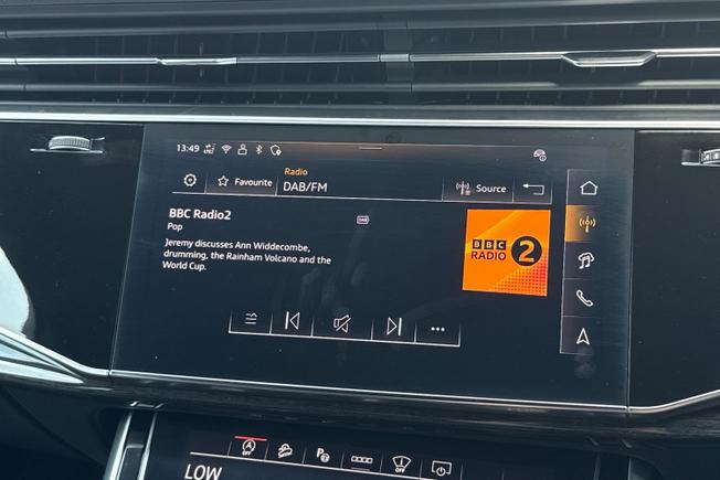 AUDI Q7 Photo 13