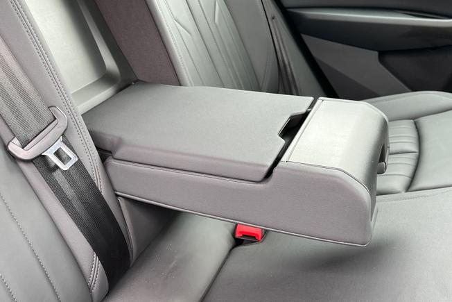 AUDI e-tron Photo 38