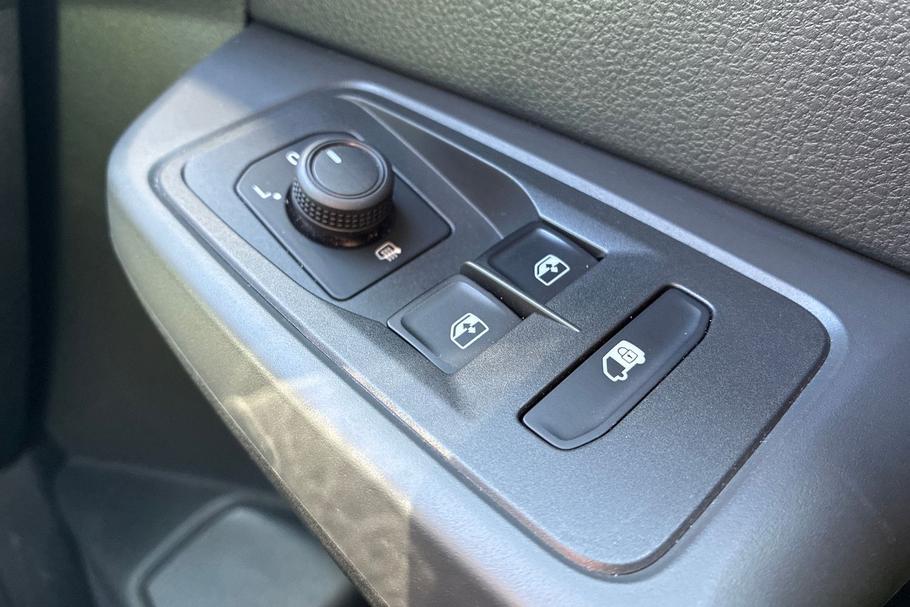 Used FORD TRANSIT CONNECT WT25NHM 35
