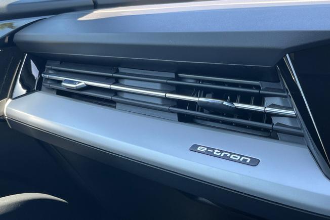 AUDI Q4 E-Tron Photo 32