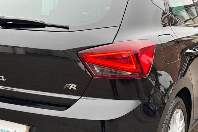 SEAT Ibiza Photo 18