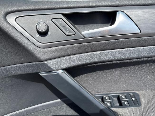VOLKSWAGEN Golf Photo 28
