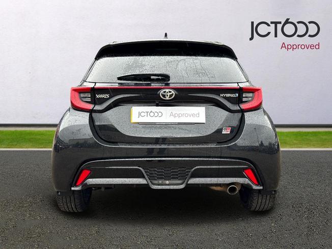 TOYOTA Yaris Photo 7