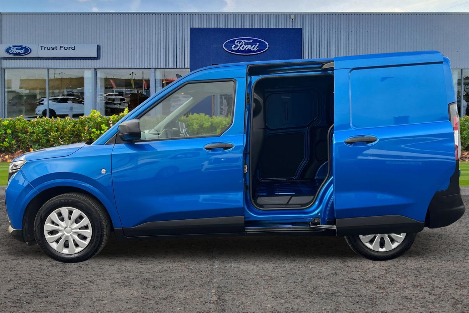 Ford TRANSIT COURIER Photo 4