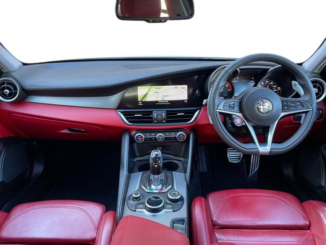 ALFA ROMEO Giulia Photo 10