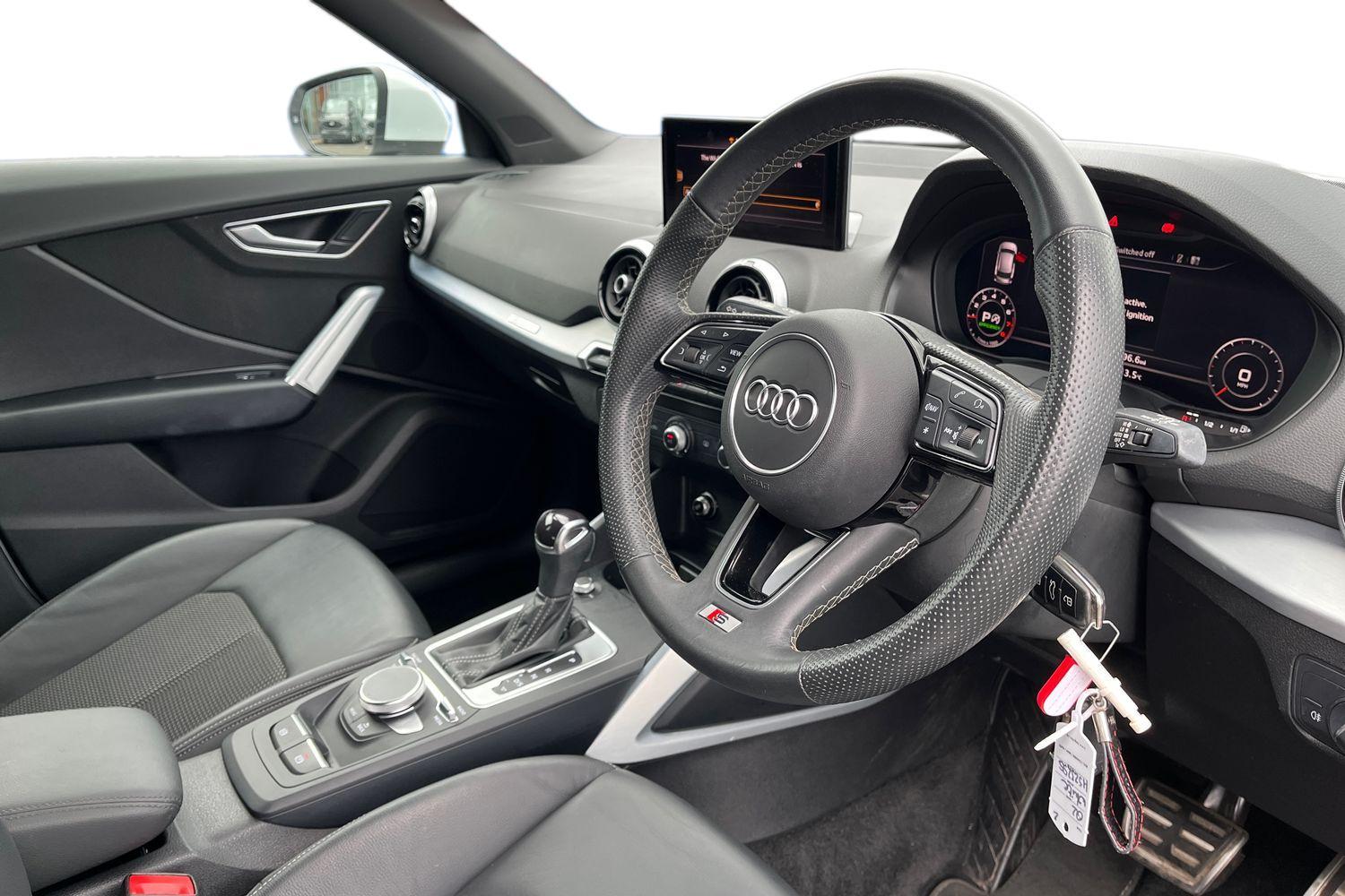 Audi Q2 Photo 8