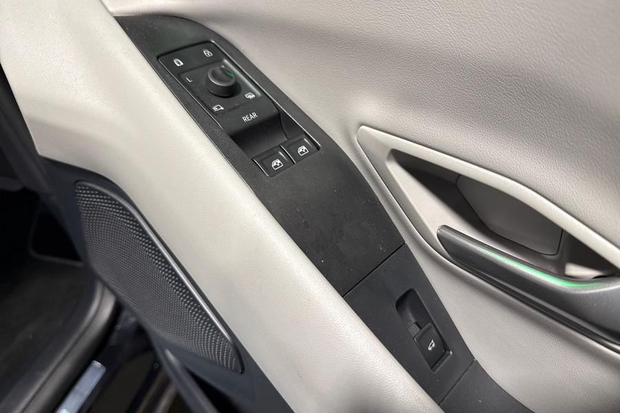 Ford Explorer Photo autoimg-4db35c7ef3be06915f9776d72fad095f6e981261.jpg