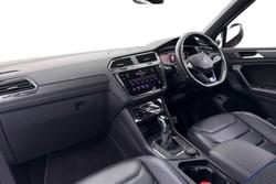 VOLKSWAGEN Tiguan Photo 2