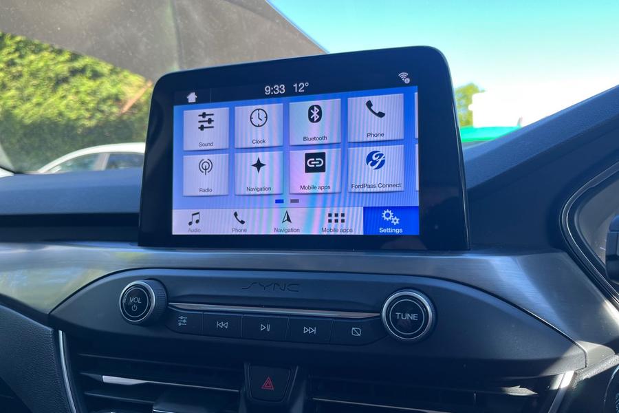 Ford FOCUS Photo autoimg-4db9cb79090453fbdf95bbe260c50ac3bbb1dedd.jpg