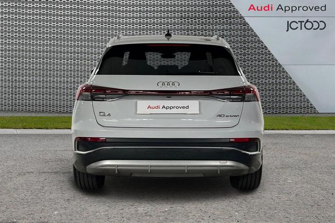 AUDI Q4 e-tron Photo 7