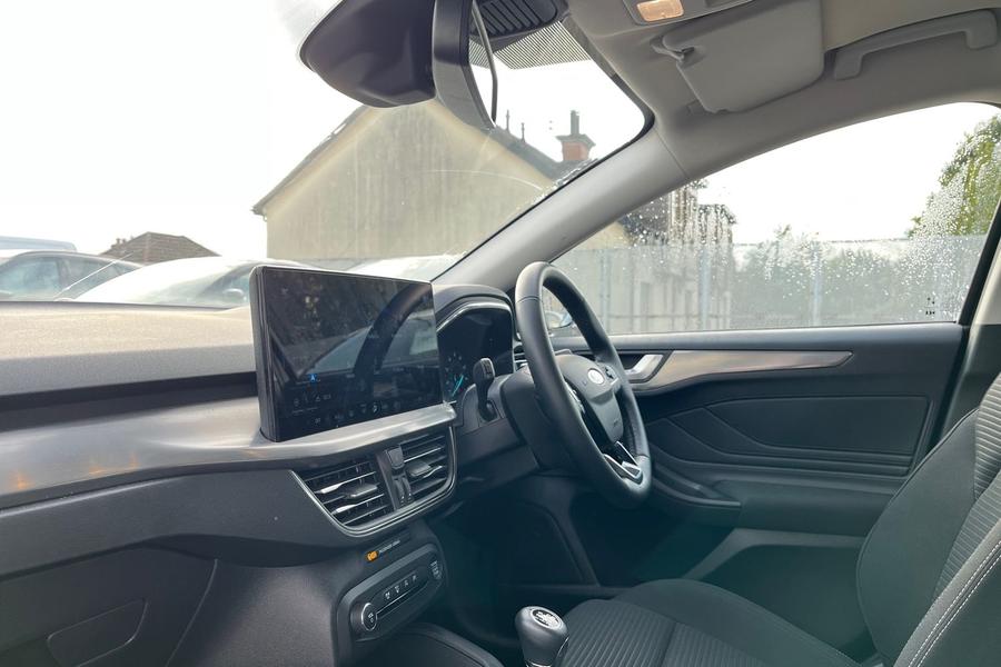 Ford FOCUS Photo autoimg-4dc7e4f802dbd91f35cc82cb01272b6954de47f9.jpg