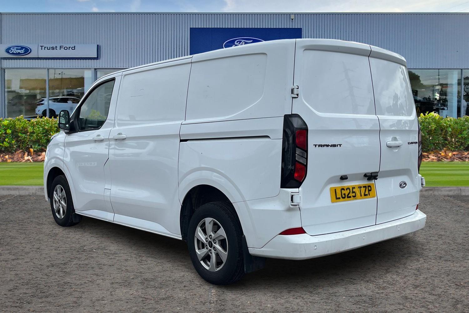 Ford TRANSIT CUSTOM Photo 1