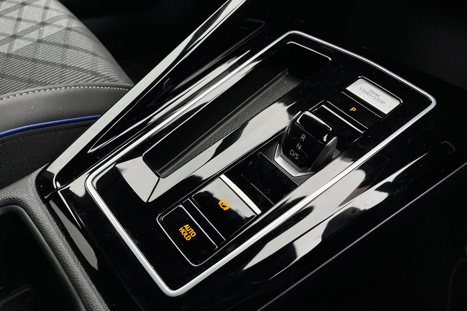 Volkswagen Golf Photo 25