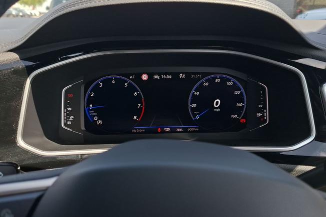 VOLKSWAGEN T-Roc Photo 15