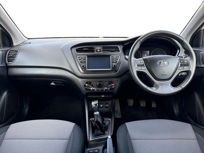 Hyundai i20 Photo 10