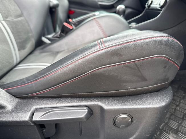 FORD Fiesta Photo 25