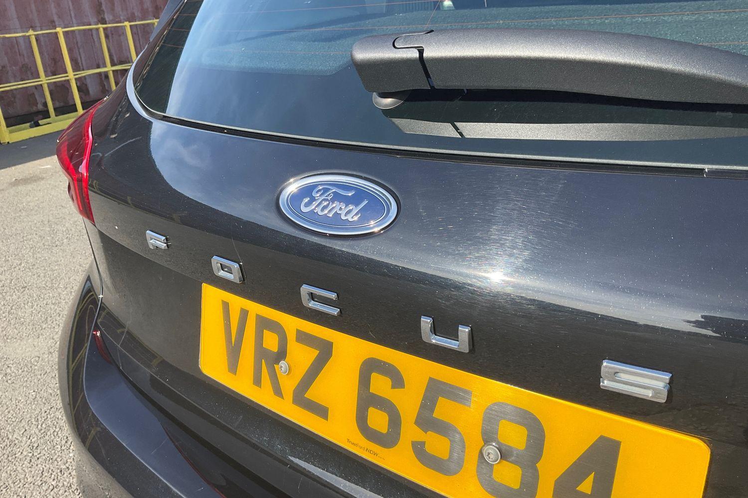 Ford Focus Photo 39