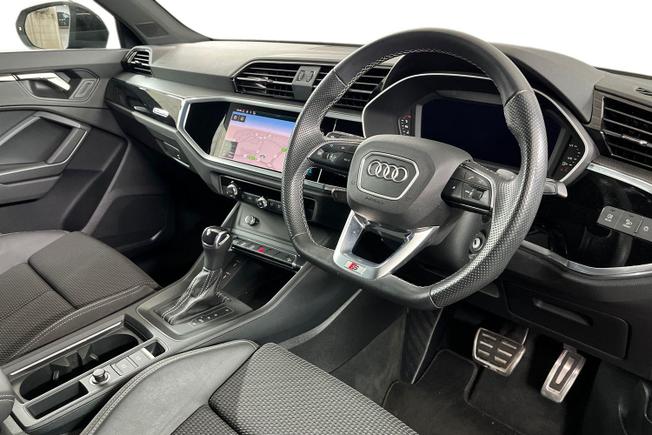 AUDI Q3 Photo 6