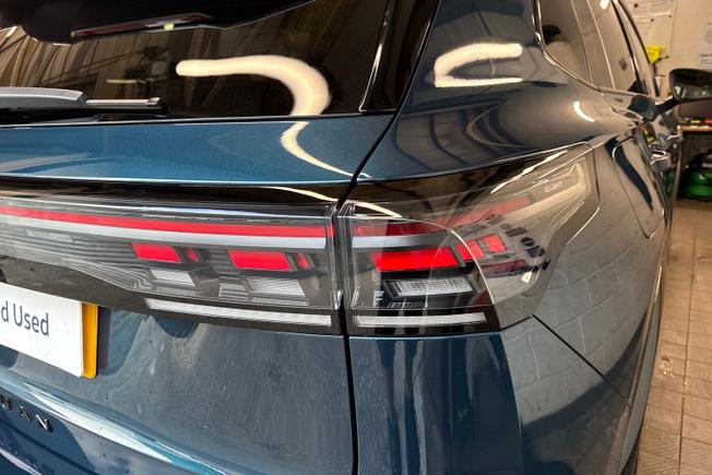 VOLKSWAGEN Tiguan Photo 18