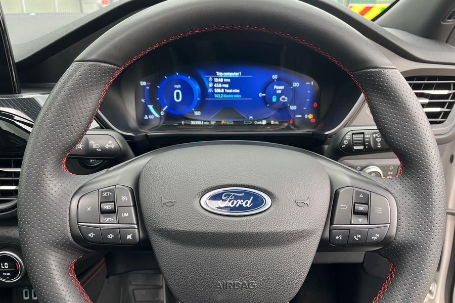 Ford KUGA Photo autoimg-4de080ad3d58530eb16f836a782edc25501ca8ed.jpg