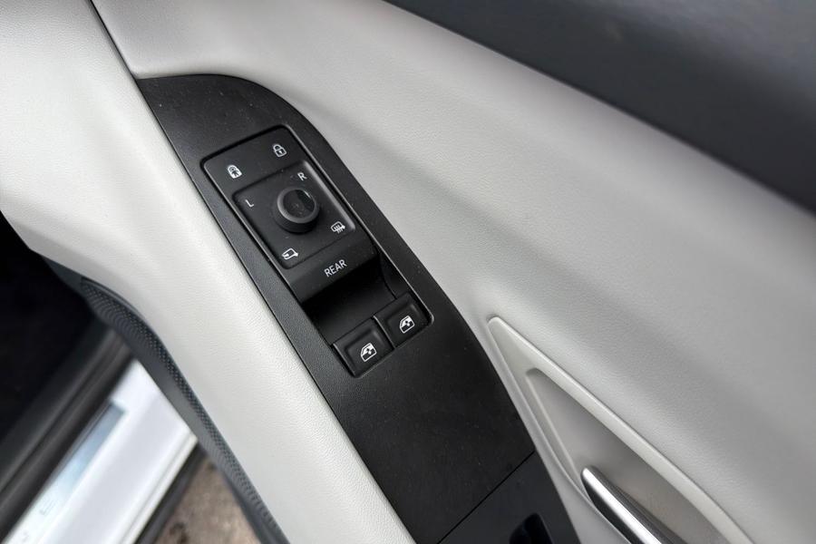 Ford Explorer Photo autoimg-4de1212ec8c0813d0011dcc508b0a6d3a650fef5.jpg