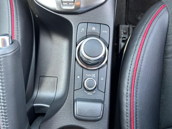 Mazda Mazda2 Photo autoimg-4de47bb1cf7a750b0e36769f2814e36bbfc011a1.jpg