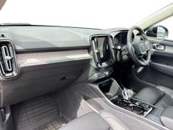 VOLVO Xc40 Photo 2