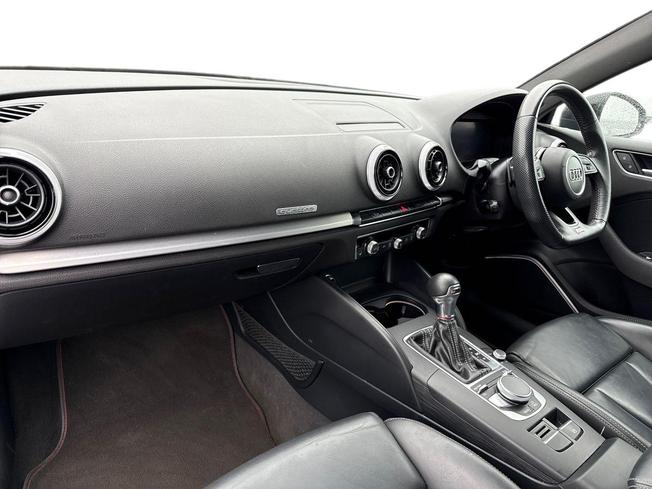 AUDI S3 Photo 2
