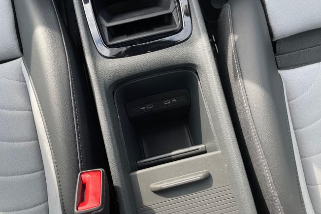 VOLKSWAGEN ID.3 Photo 32
