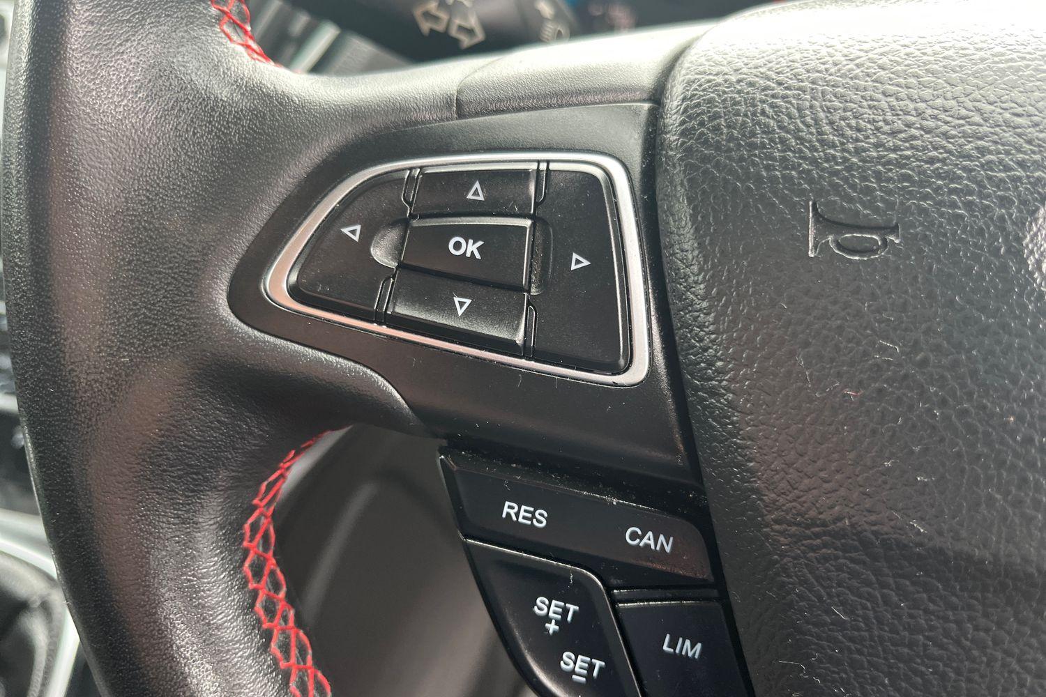 Ford KUGA Photo 38