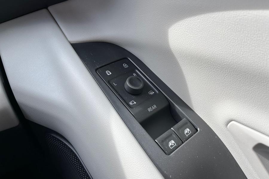 Ford Explorer Photo autoimg-4ded7ac82dbb0e05198f0248a7e87552f3a5bb7d.jpg