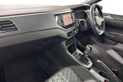 VOLKSWAGEN Polo Photo 2